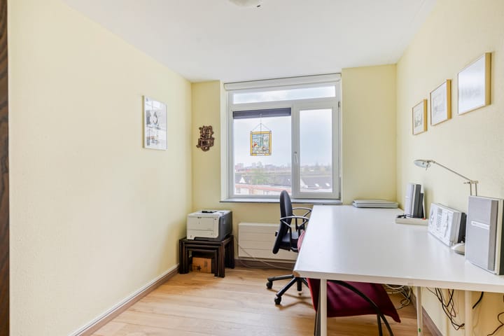 Photo 17 of Poortugaalstraat 130