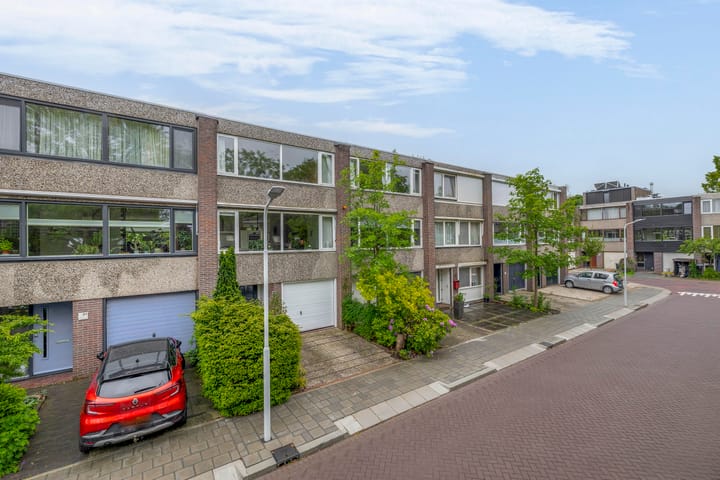 Photo 6 of Plutostraat 33