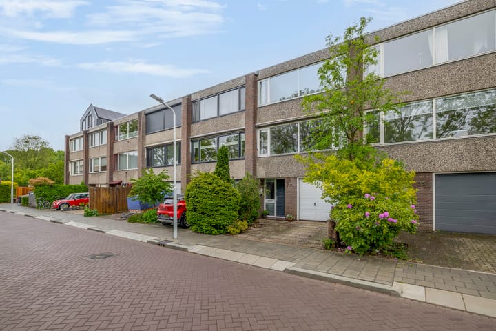 Photo 8 of Plutostraat 33