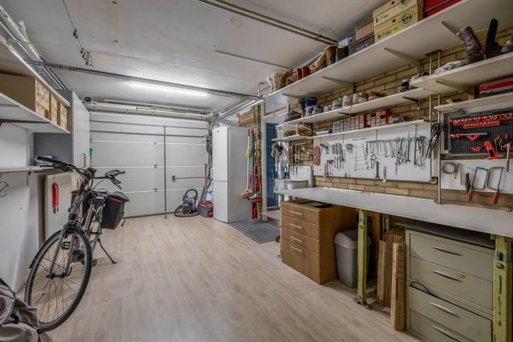 Photo 11 of Plutostraat 33