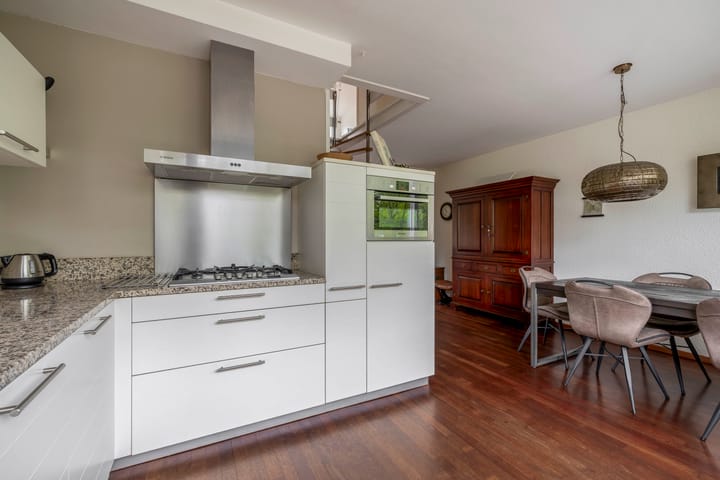 Photo 35 of Plutostraat 33