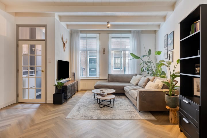 Photo 5 of Lange St. Janstraat 3