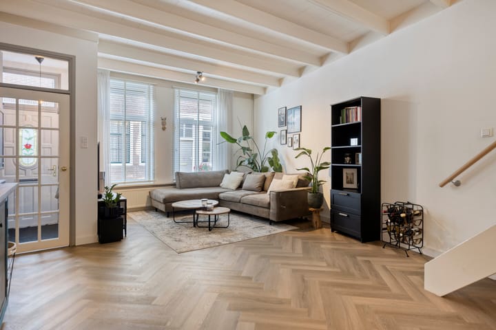 Photo 6 of Lange St. Janstraat 3