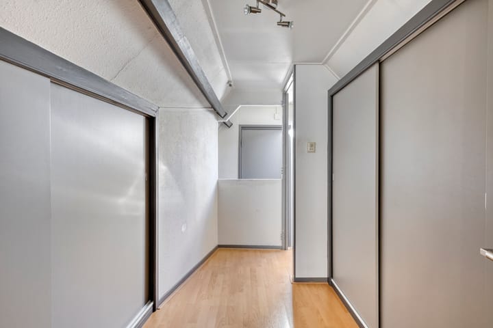 Photo 15 of Lange St. Janstraat 3