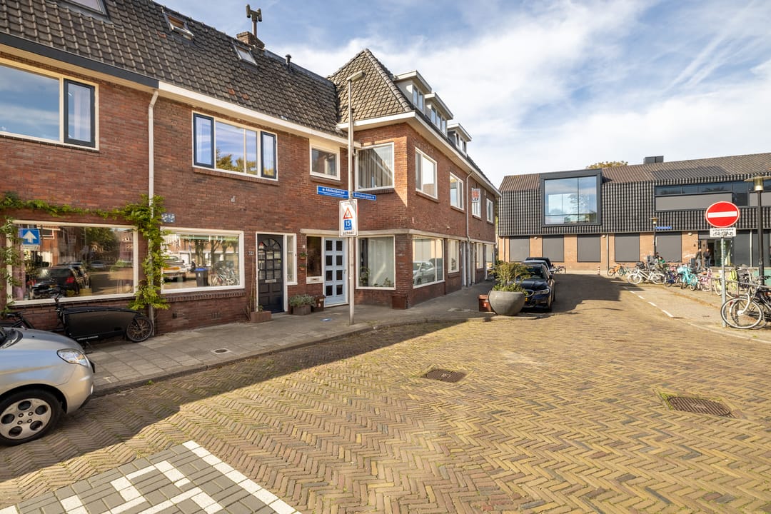 Photo 2 of Adelboldstraat 52