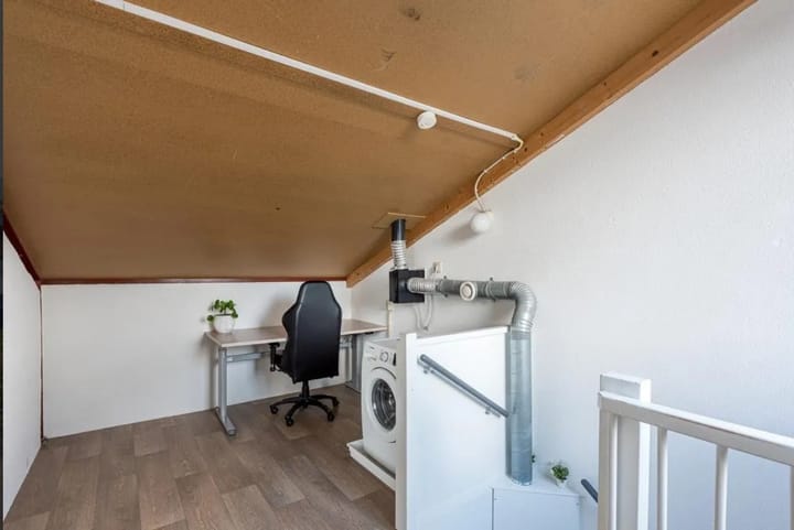 Foto 12 van Delacroixstraat 11