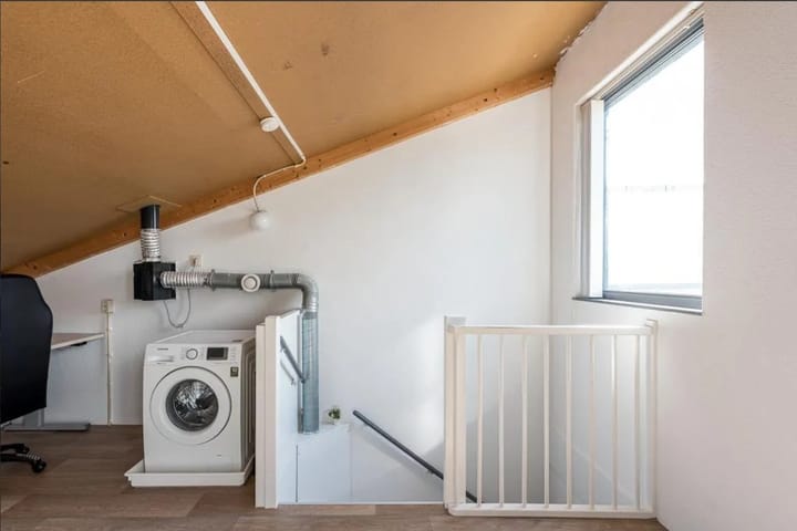 Foto 19 van Delacroixstraat 11