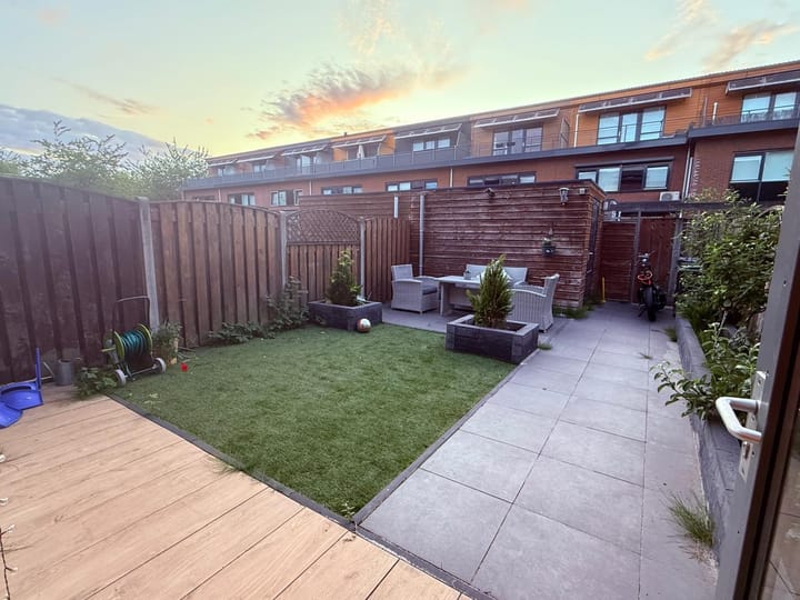 Foto 24 van Delacroixstraat 11