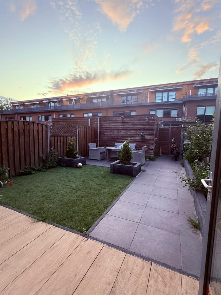 Foto 23 van Delacroixstraat 11