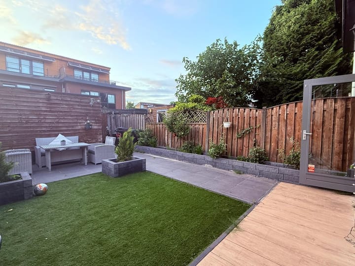 Foto 27 van Delacroixstraat 11