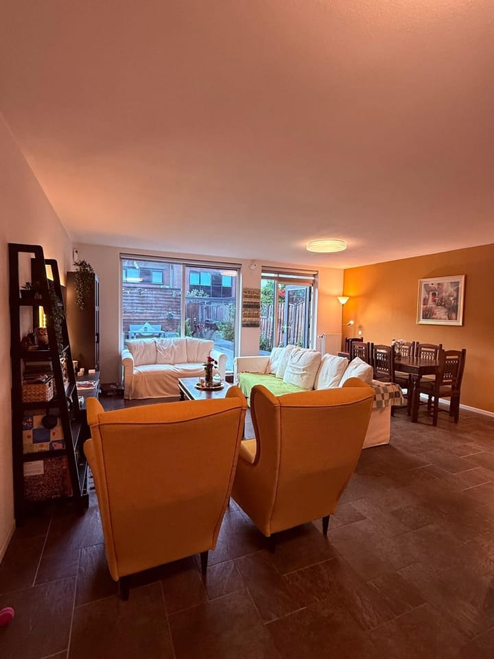 Foto 3 van Delacroixstraat 11