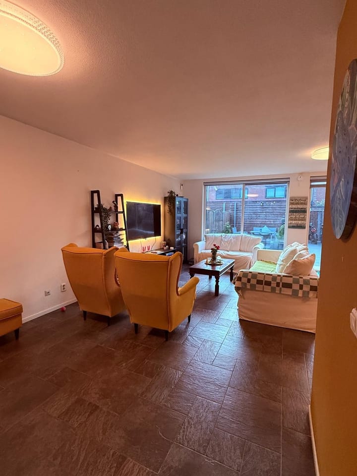 Foto 4 van Delacroixstraat 11