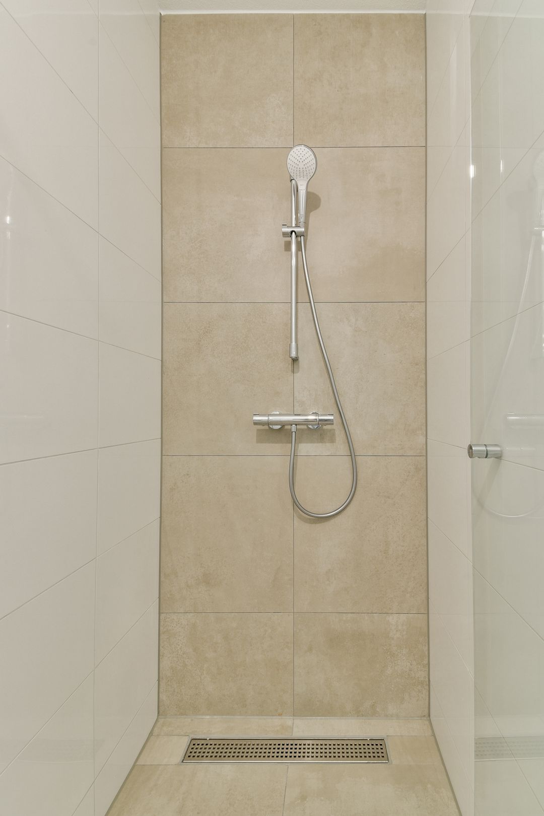 Photo 13 of Grasweg 414