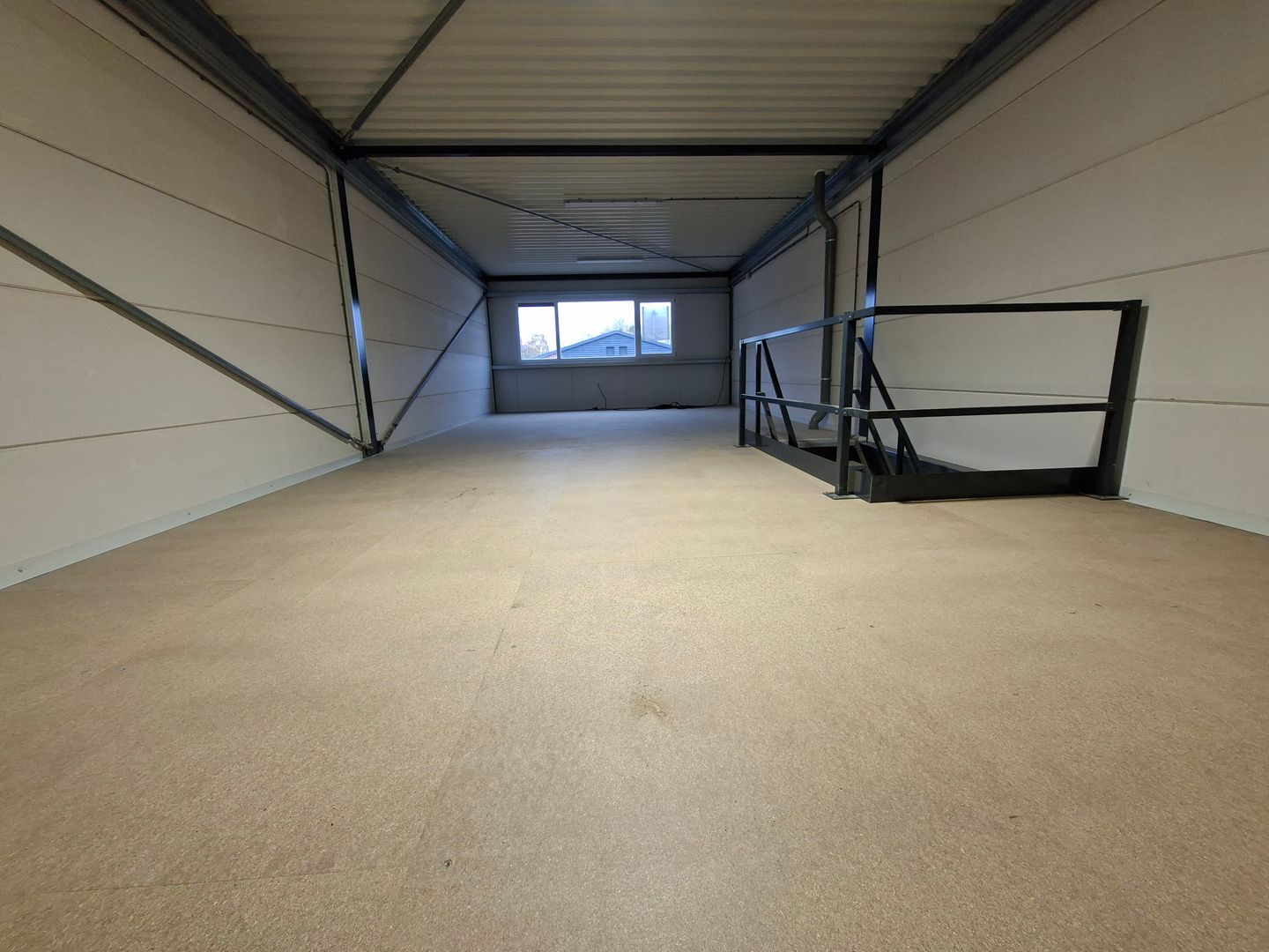 Bekijk foto 5 van Industrieweg 13-04