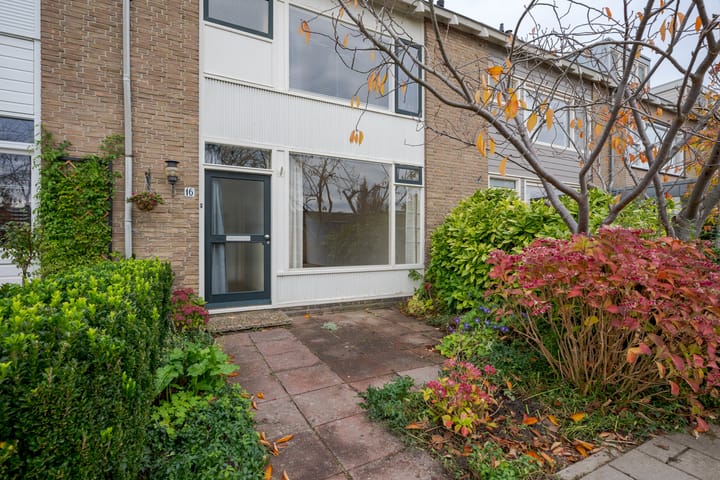 Photo 2 of Professor Van der Waalslaan 16