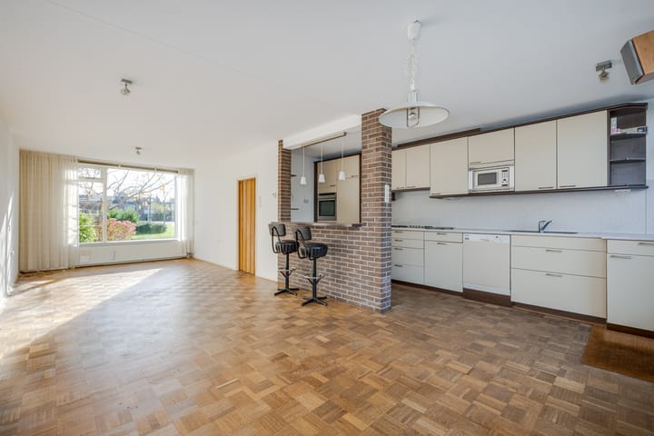 Photo 9 of Professor Van der Waalslaan 16