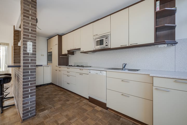 Photo 11 of Professor Van der Waalslaan 16