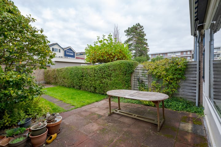 Photo 25 of Professor Van der Waalslaan 16