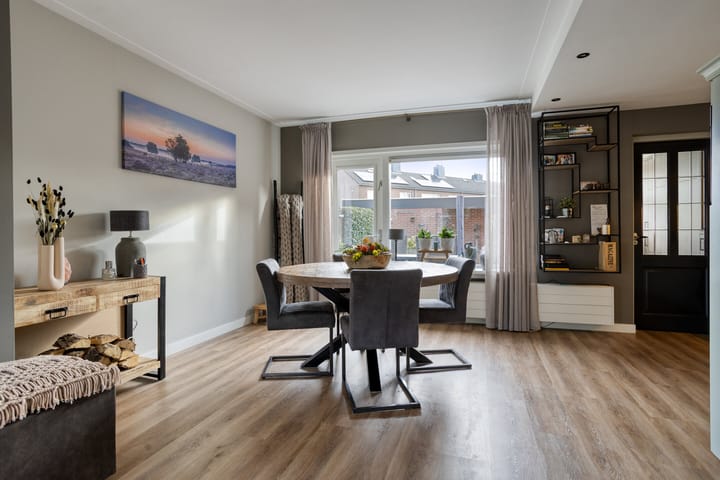 Foto 9 van Van der Duyn van Maasdamstraat 30