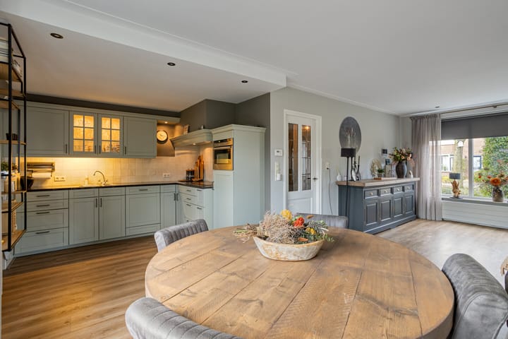 Foto 12 van Van der Duyn van Maasdamstraat 30