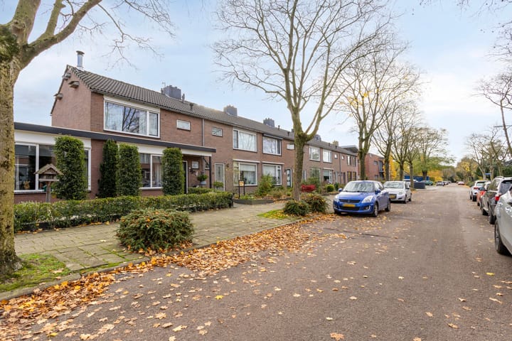 Foto 35 van Van der Duyn van Maasdamstraat 30