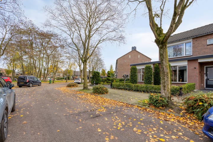 Foto 37 van Van der Duyn van Maasdamstraat 30