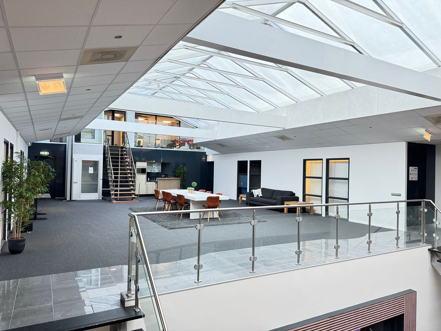 View photo 4 of Zeewinde 5