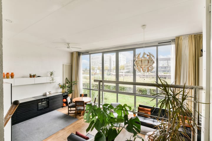 Foto 8 van Oeverzeggestraat 64