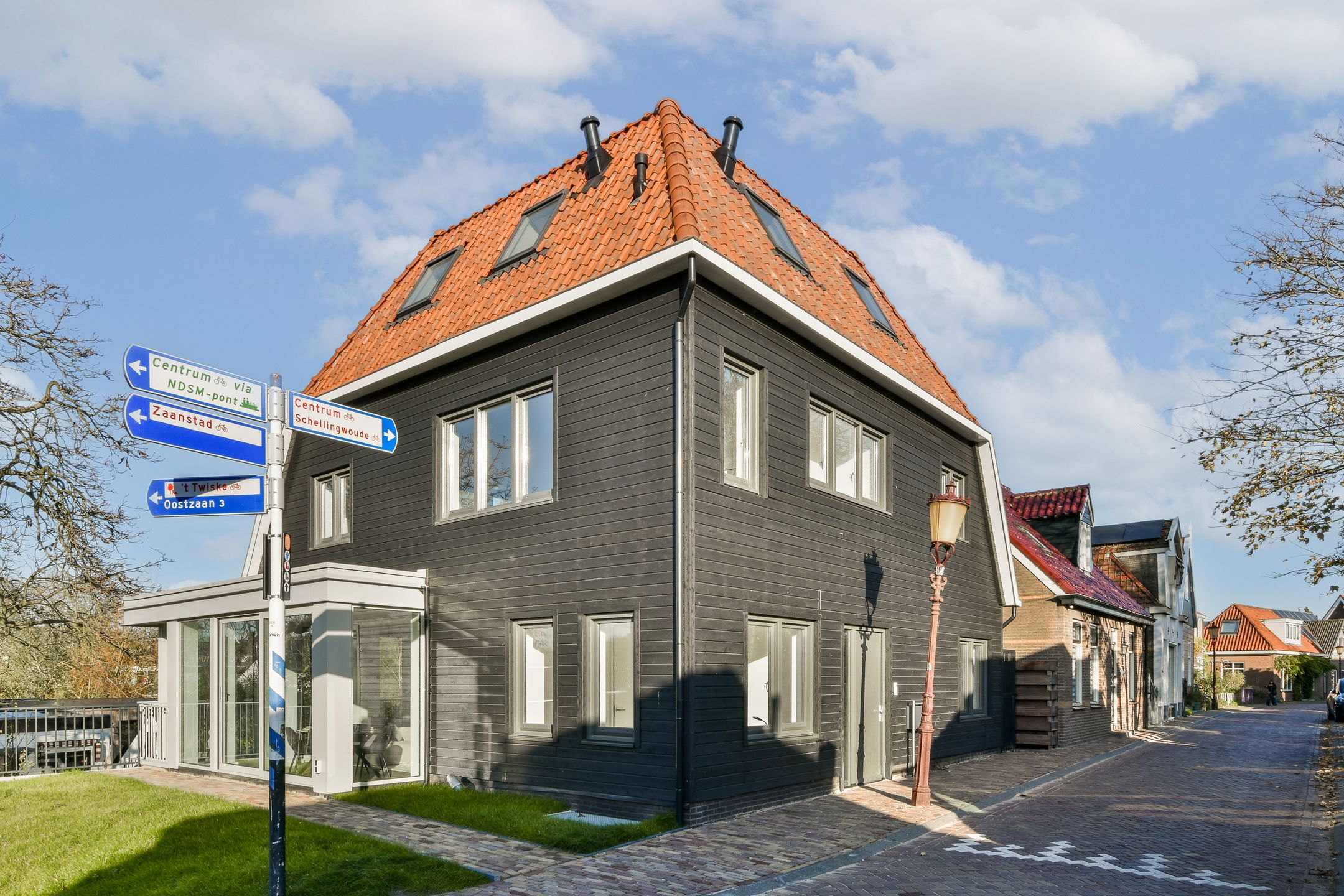 Photo 3 of Oostzanerdijk 28-B