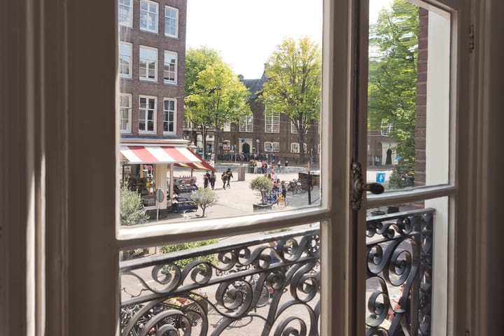 Photo 3 of Spuistraat 330-1