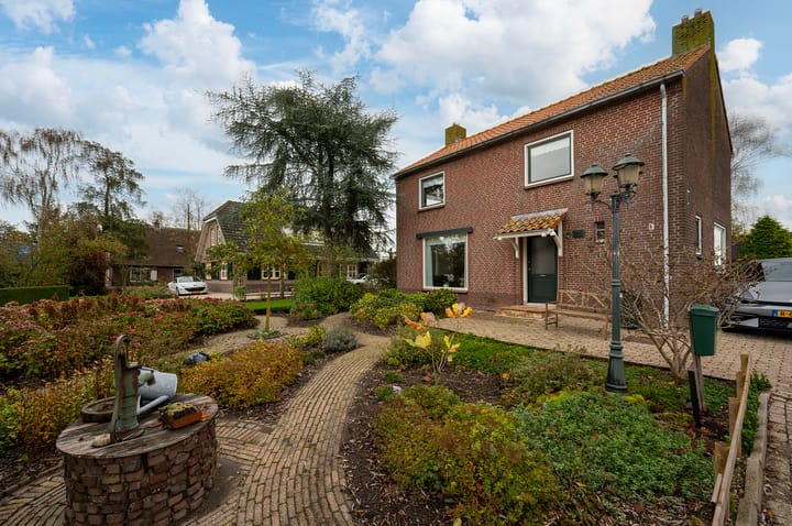 Photo 2 of Westeinde 25