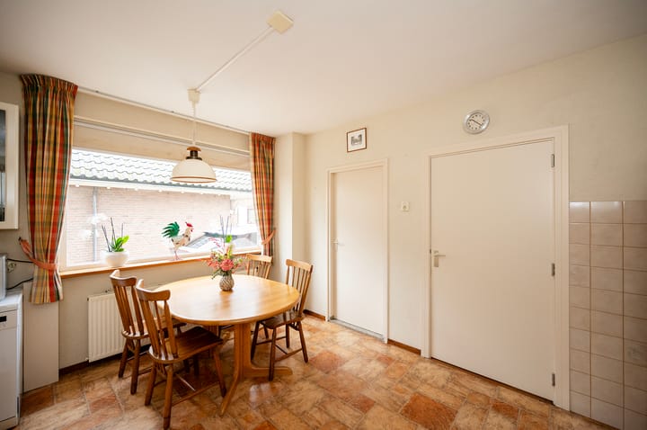 Photo 13 of Westeinde 25