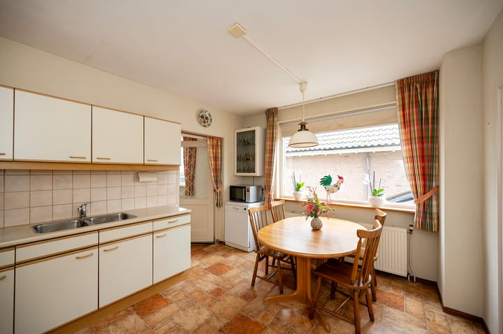 Photo 16 of Westeinde 25