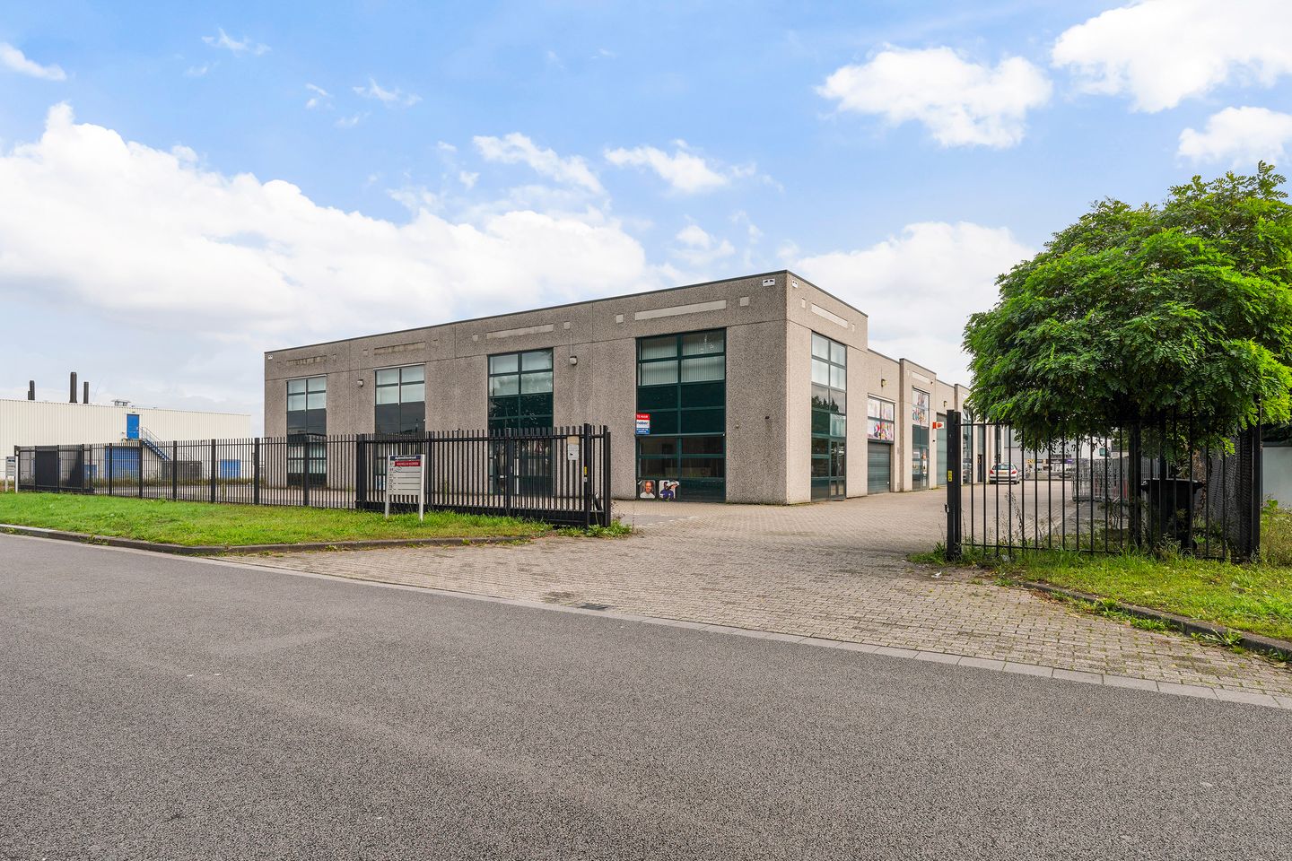 Bekijk foto 2 van Aphroditestraat 75