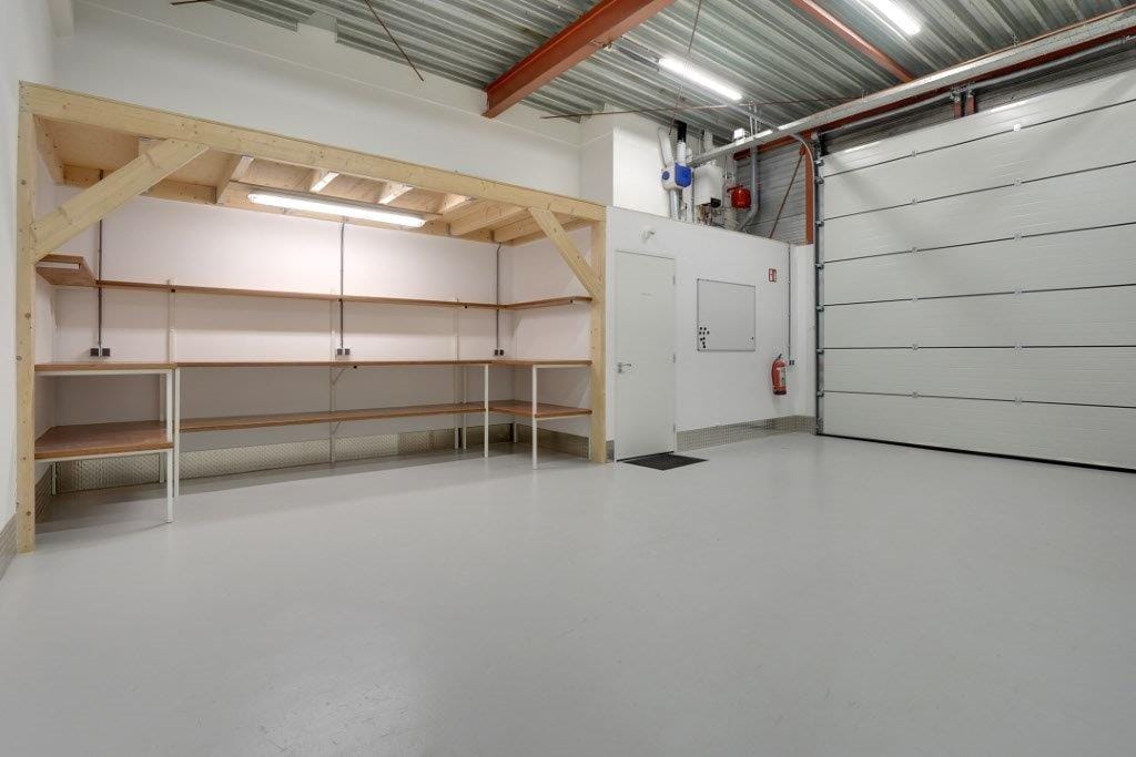 View photo 2 of Ambachtsweg 9