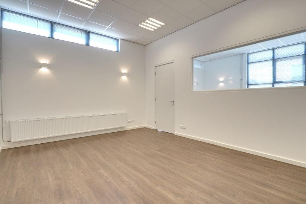 View photo 3 of Ambachtsweg 9