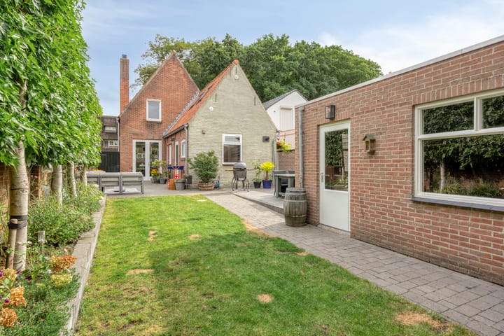 Photo 4 of Adelstraat 25