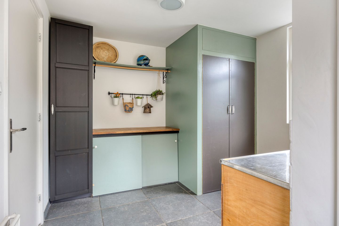 Photo 20 of Adelstraat 25