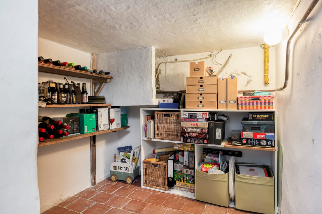 Photo 22 of Adelstraat 25