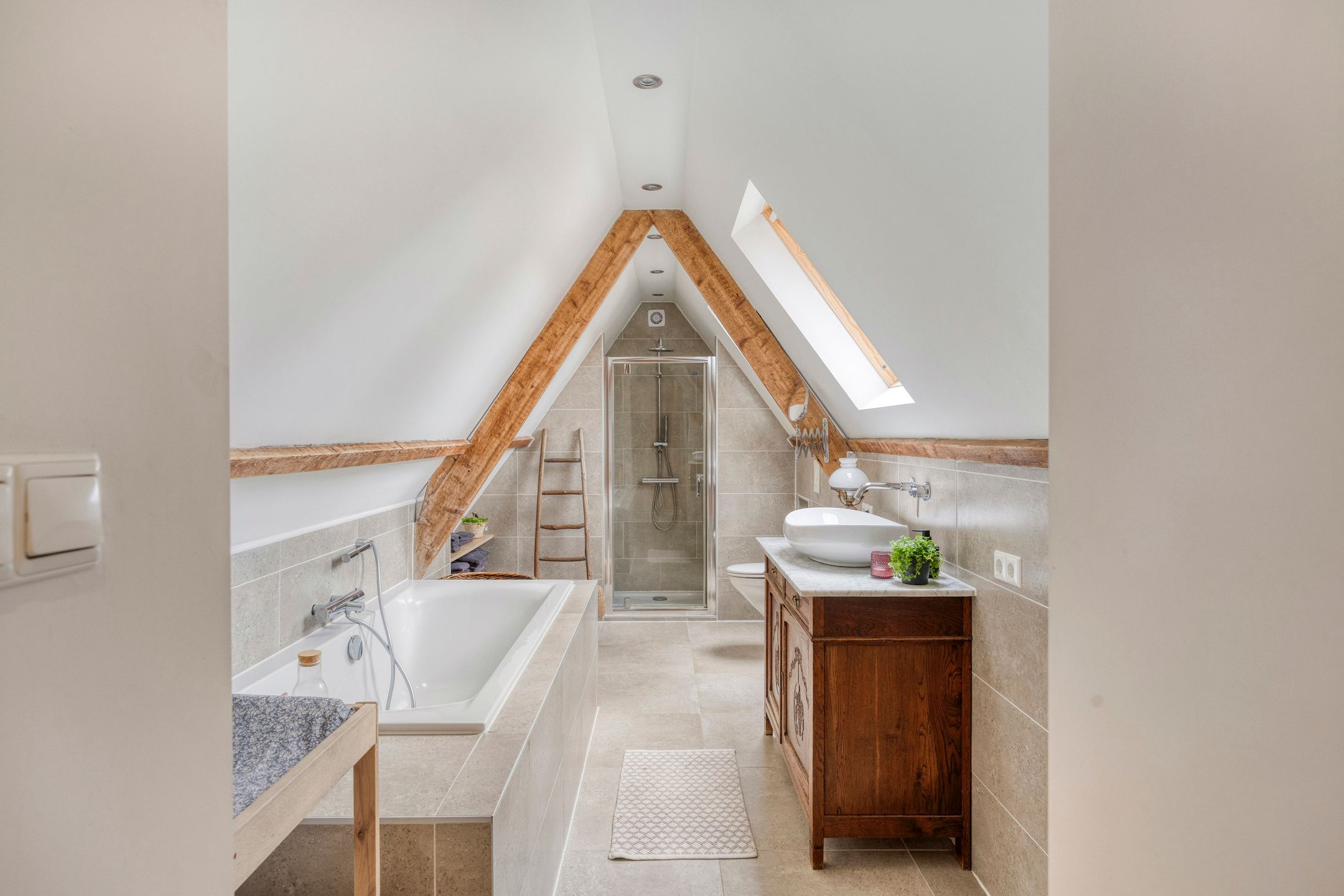 Photo 27 of Adelstraat 25