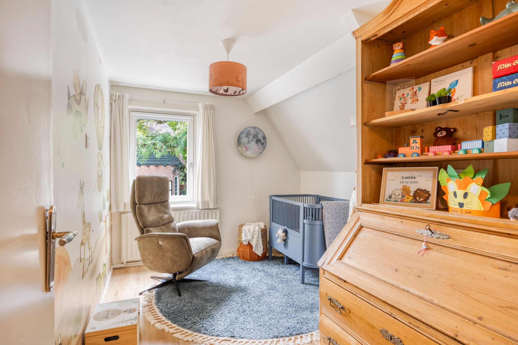 Photo 30 of Adelstraat 25