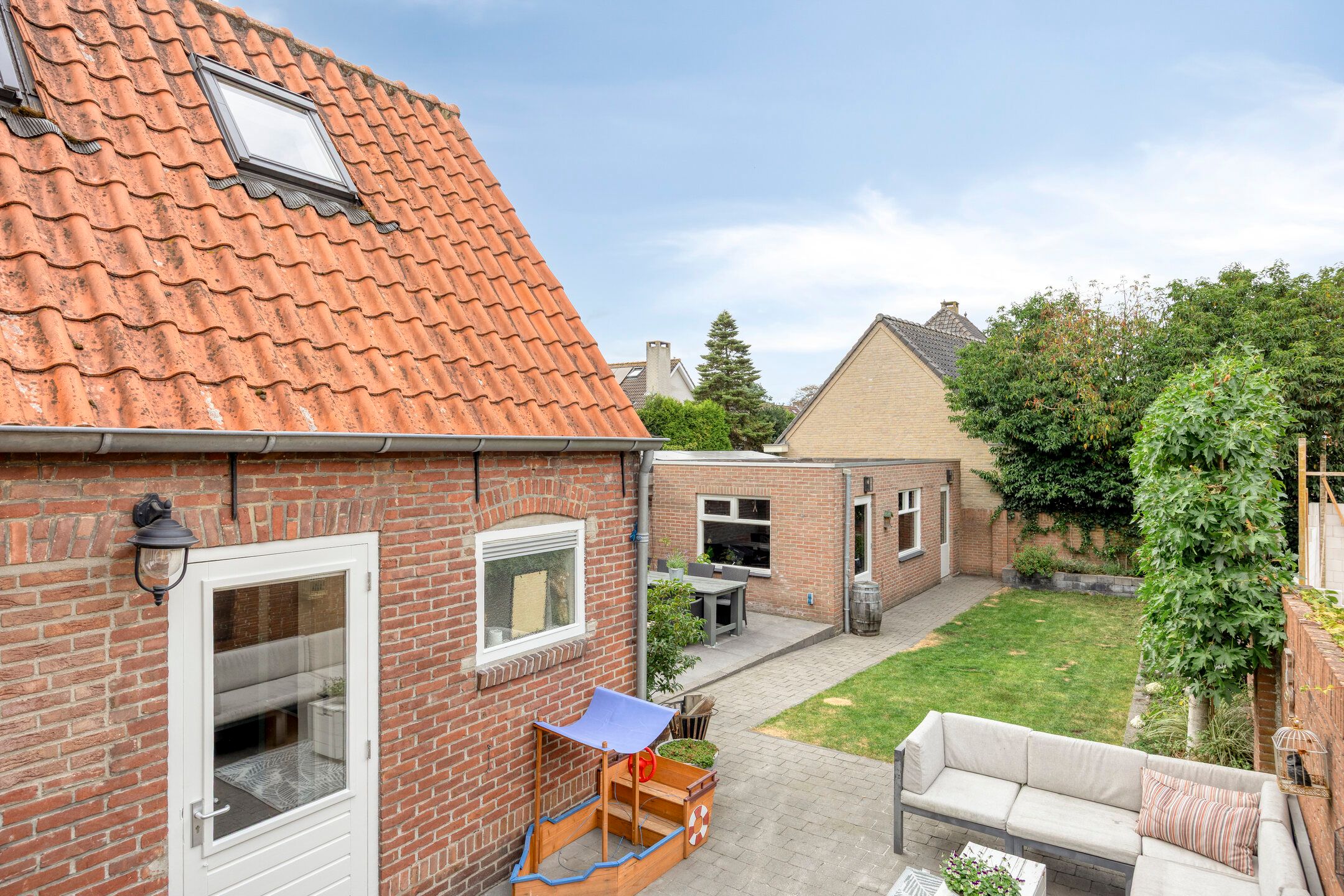 Photo 39 of Adelstraat 25