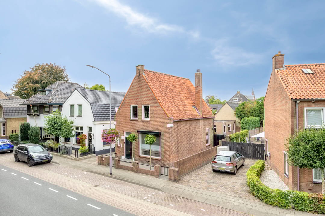 Photo 41 of Adelstraat 25