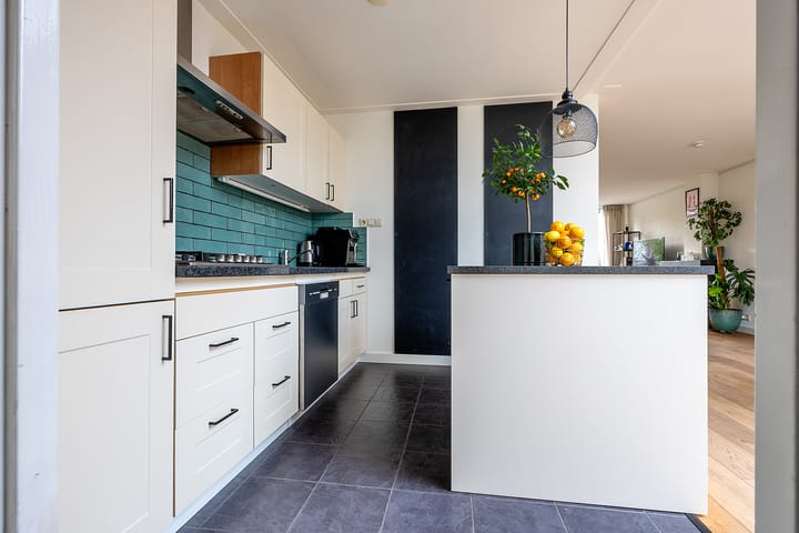 Photo 10 of Valkstraat 11