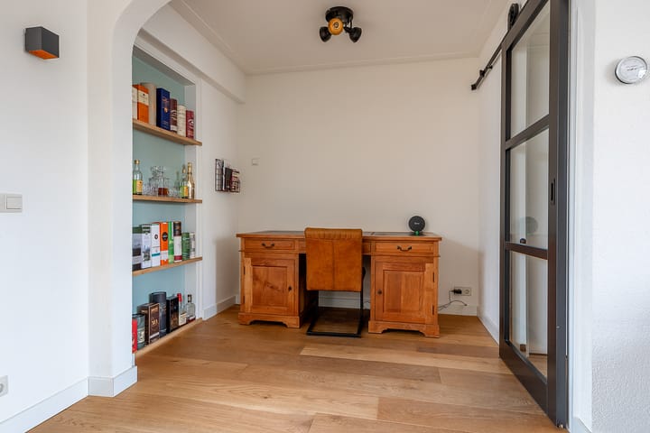 Photo 19 of Valkstraat 11