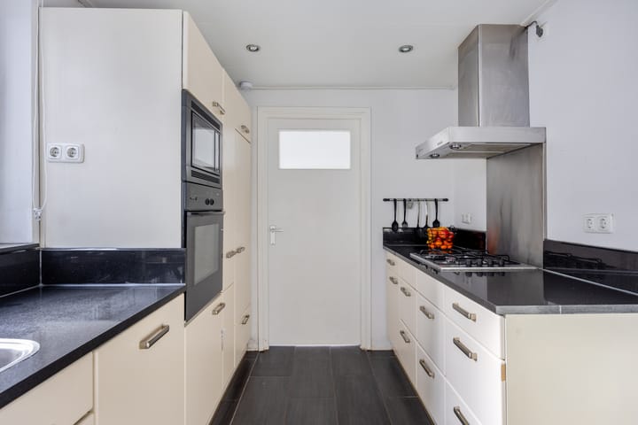 Foto 10 van Valkenierstraat 7