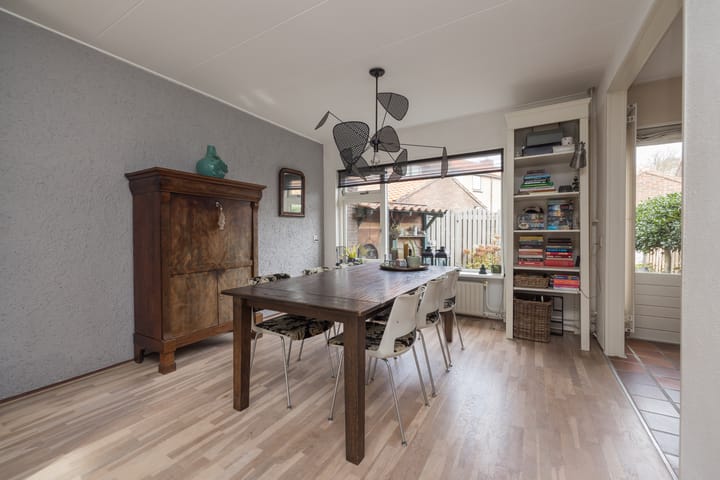 Photo 10 of Meidoornstraat 2