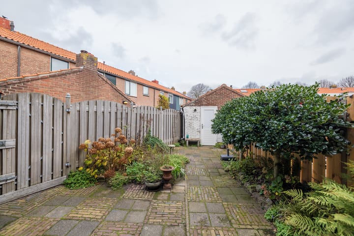 Photo 19 of Meidoornstraat 2