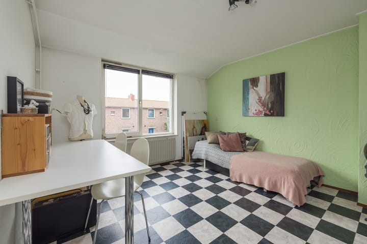 Photo 36 of Meidoornstraat 2