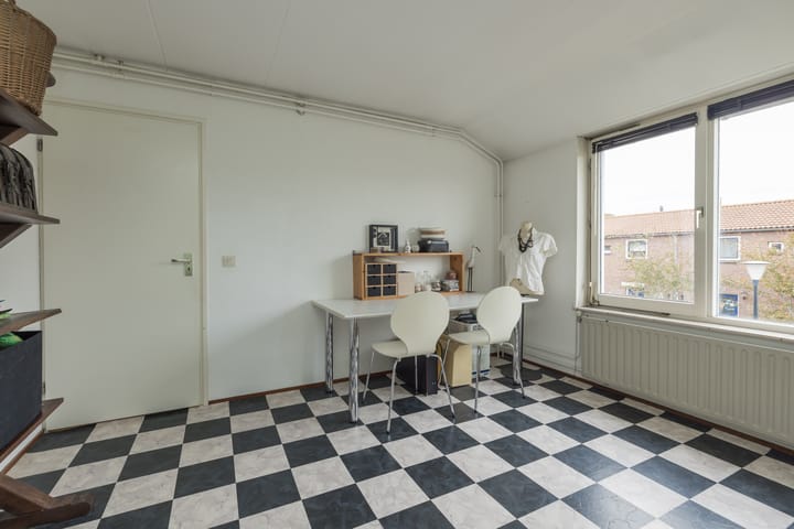 Photo 37 of Meidoornstraat 2